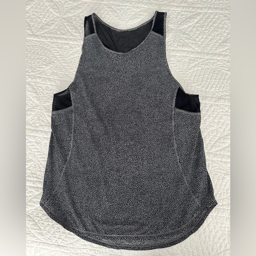 Lululemon size 6 tank